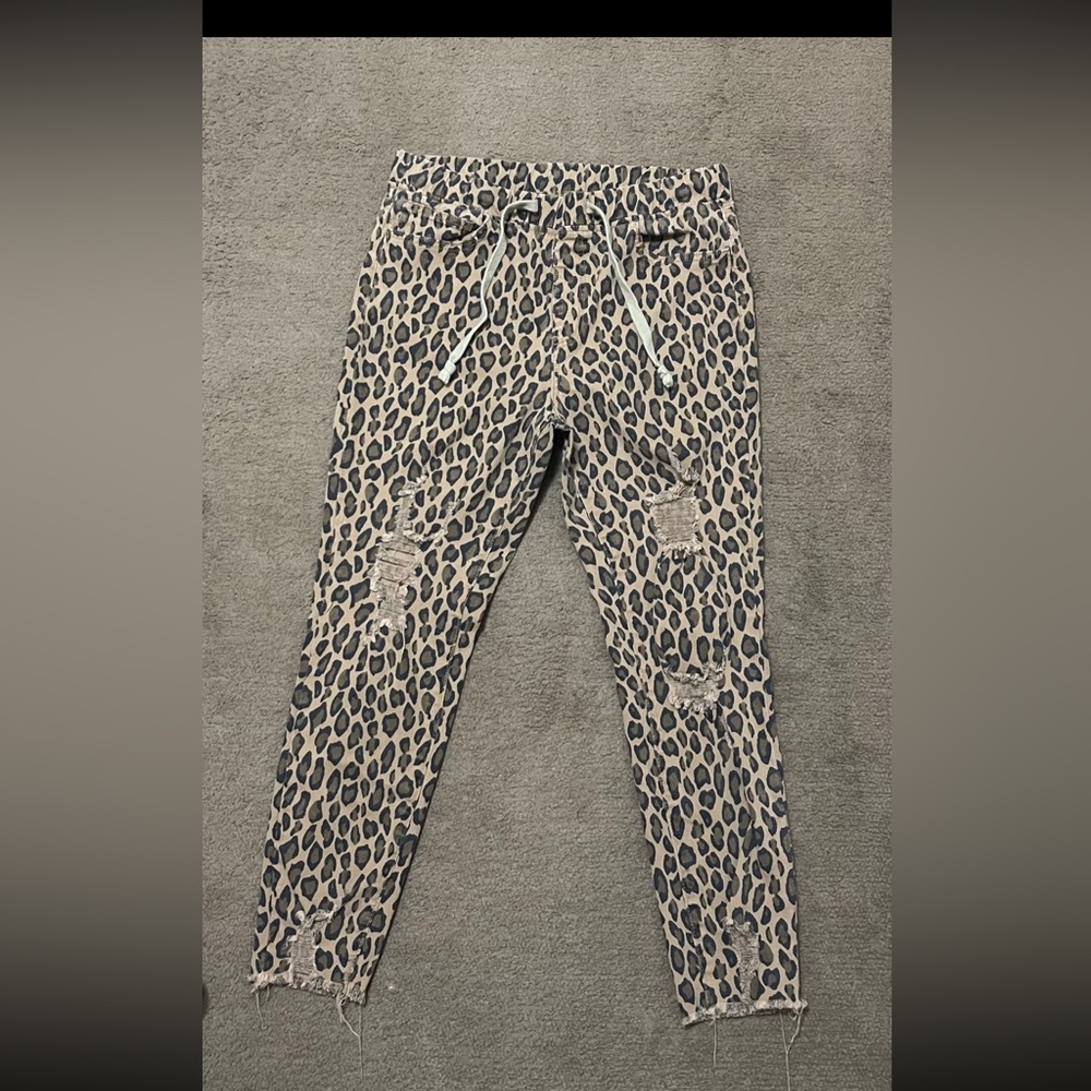 Distressed Cheetah Jeggings Women Size Large
